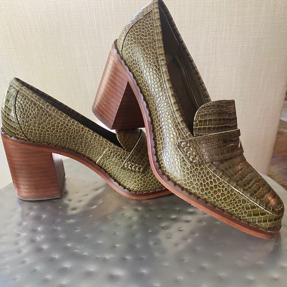 Vince Cameo Leather Heeled Loafer